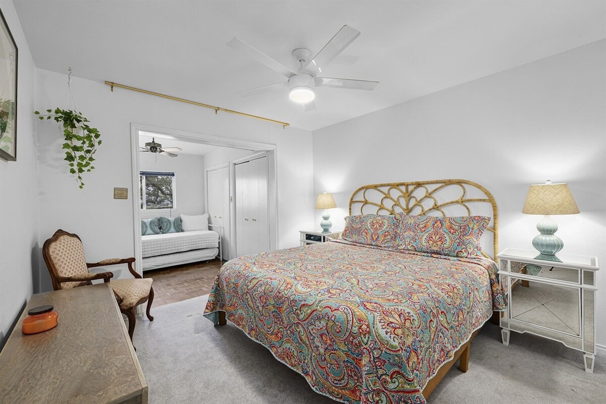 2 - ра спалня с двойно легло и + въртележка