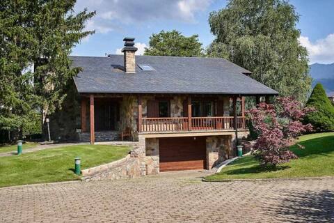 Idyllic chalet in Bellver