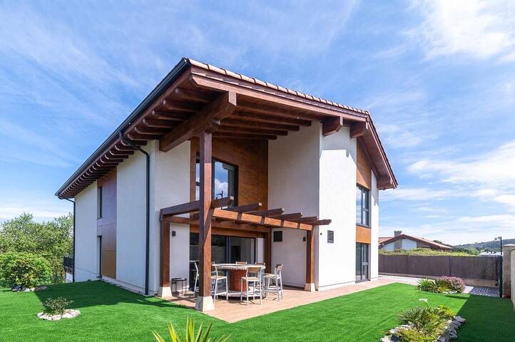 Casas Rurales De Llanes managed Airbnb listing 1