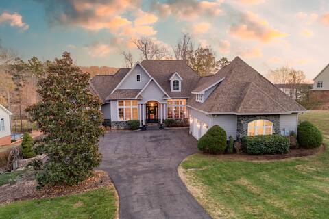 Portside Villa Luxury Rental on Lake Gaston