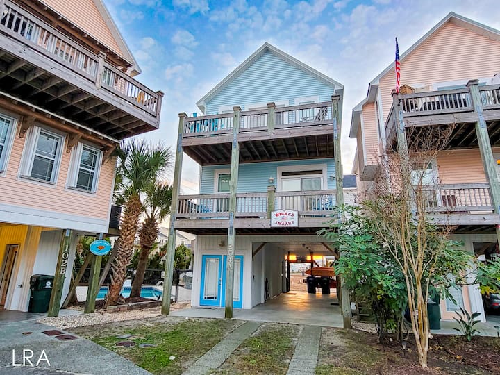 Mandalay Bay 204-a - Cool Off With Pool Access! - Surf City, NC
