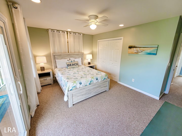 1009 N New River Dr (Sunset Oasis [Full Set]) - watermarked-37