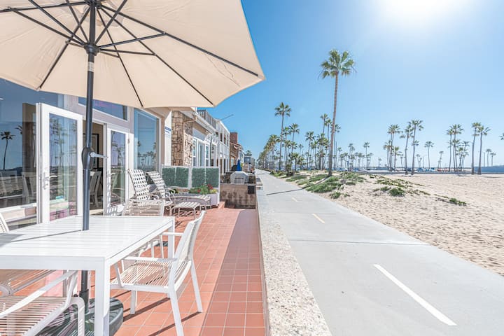 Oceanfront! Clean & Affordable Split Level Unit - Newport Beach, CA