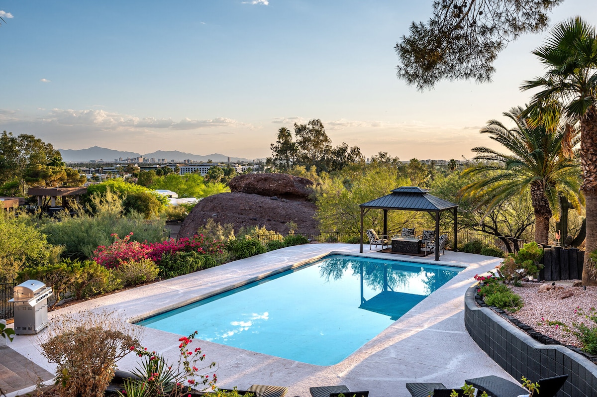 Mid-Century Mountain Dream Villa, Hot Tub, Pool - Houses for Rent