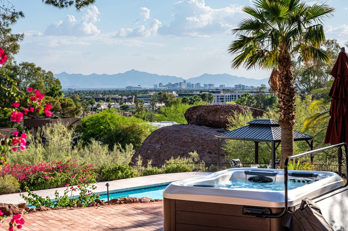 Mid-Century Mountain Dream Villa, Hot Tub, Pool - Houses for Rent