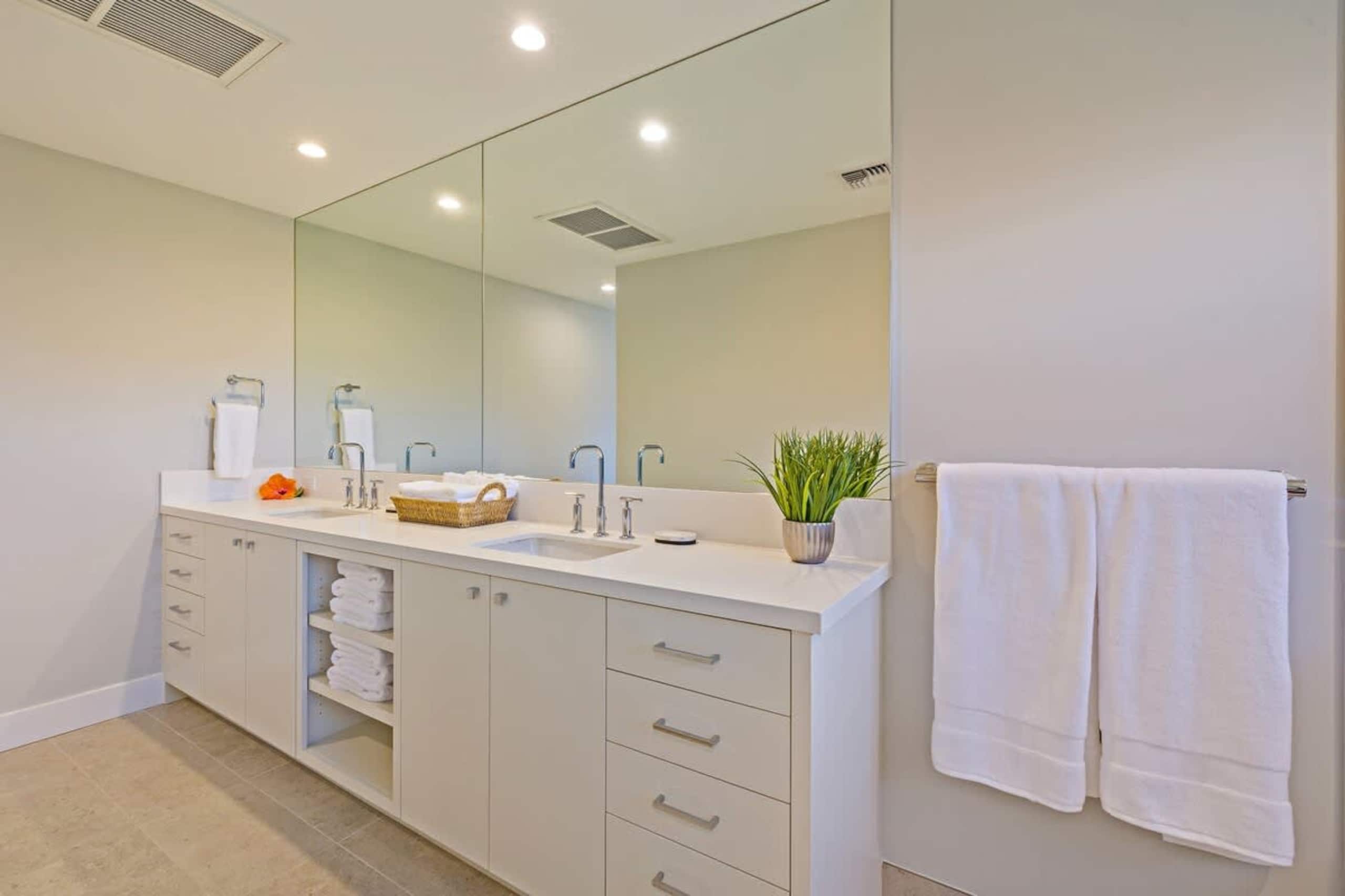 Townhouse in Lahaina · ★5.0 · 2 bedrooms · 3 beds · 3 baths - Image 25