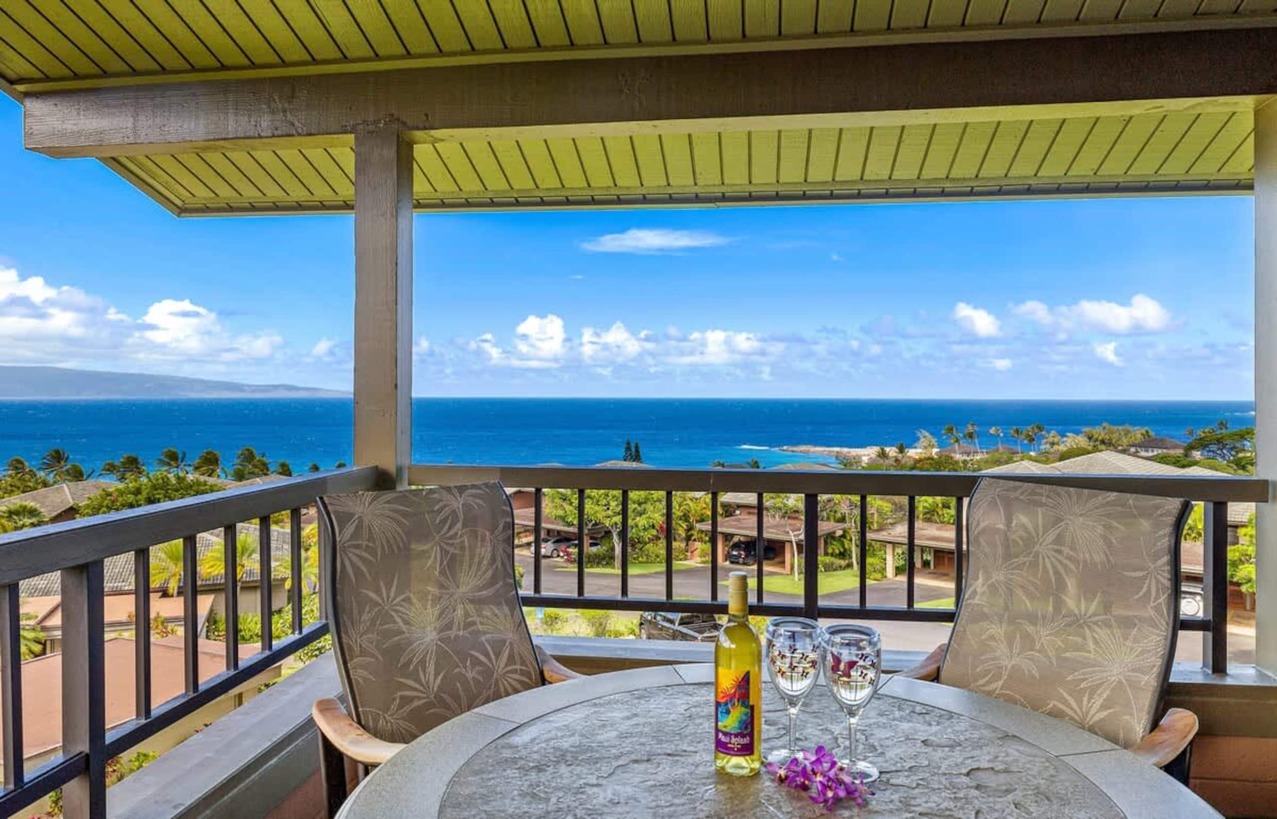 Townhouse in Lahaina · ★5.0 · 2 bedrooms · 3 beds · 3 baths - Image 4