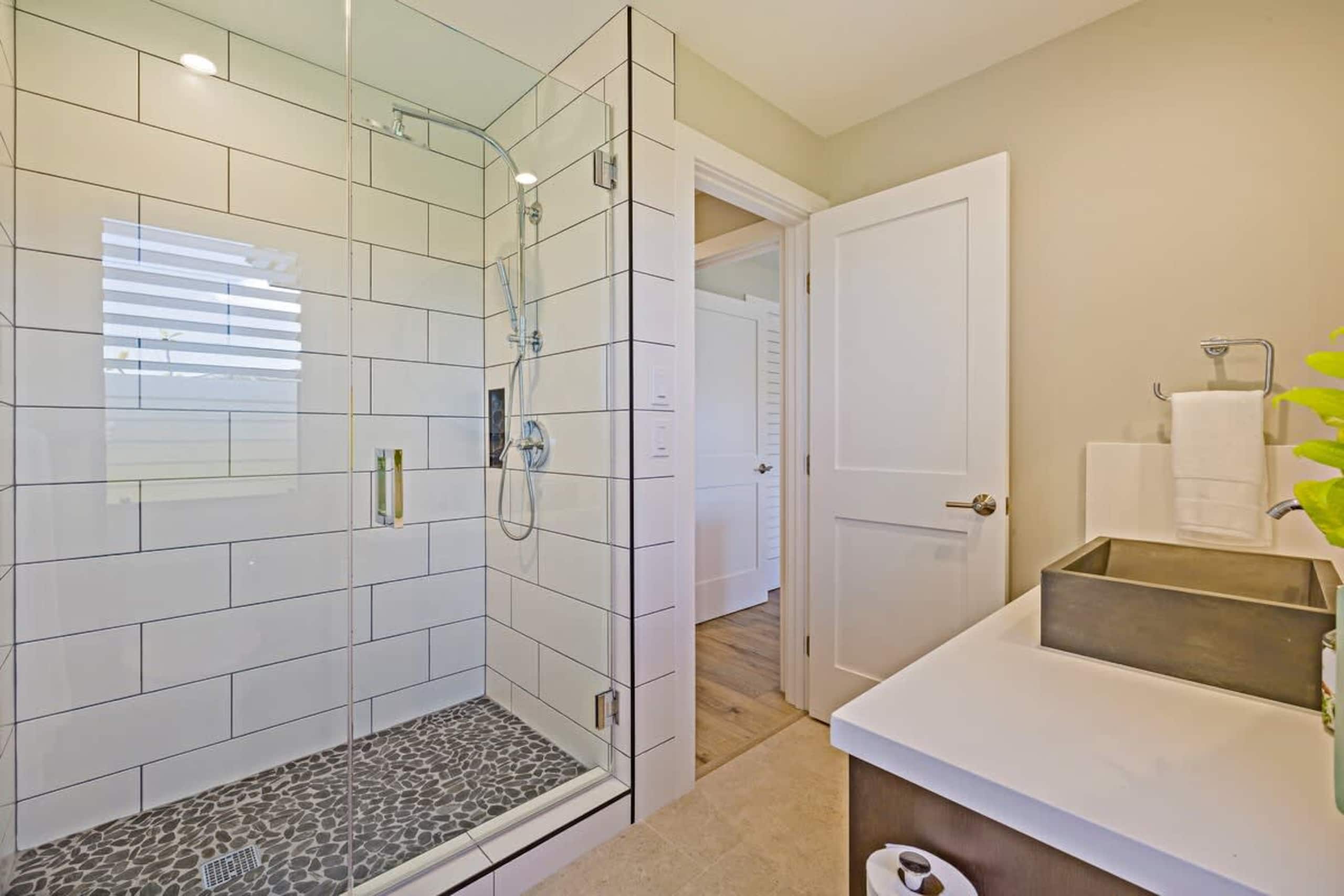 Townhouse in Lahaina · ★5.0 · 2 bedrooms · 3 beds · 3 baths - Image 28