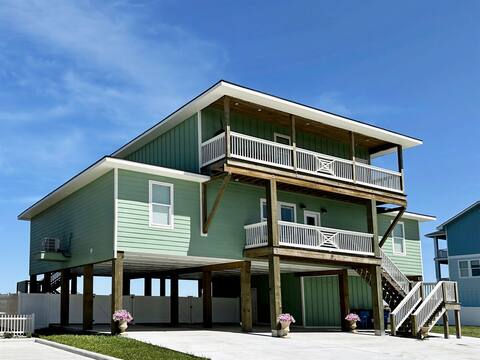 New 6 B/6B |4 Master Suites|Elevator|Pool|Hot Tub