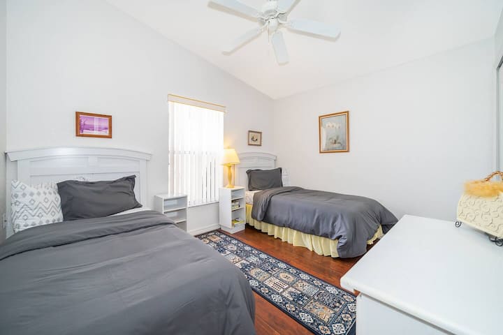 1234BlackheathCt -28