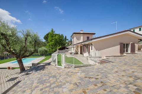 Villa Chiara APT 1- With swimming pool