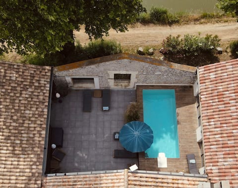 Penthouse - Pool - Canal view by Salty Dayz