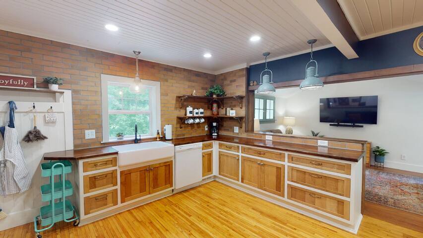 Colby Cottage in Taylors Falls gallery image 3