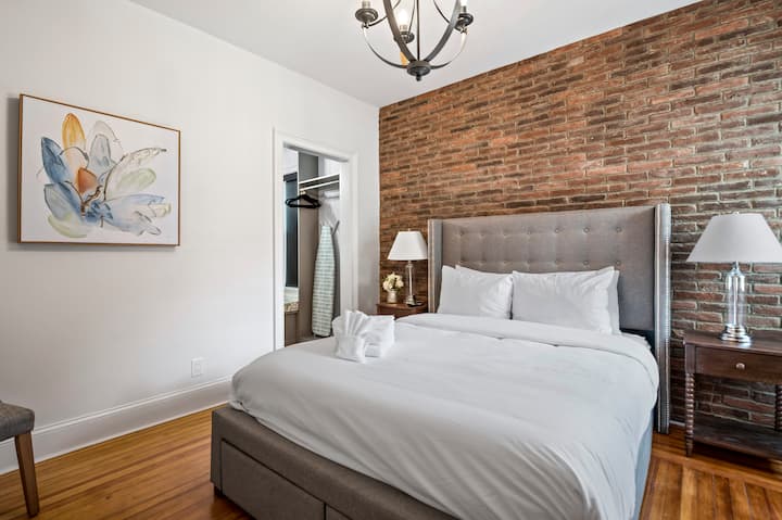 First floor master bedroom with queen bed