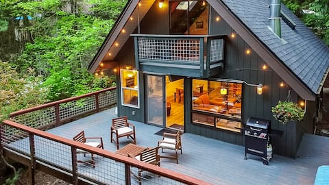 Bellingham A-Frame • Hot Tub • Firepit • Fireplace