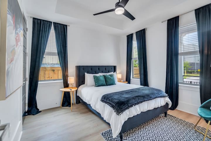 Charming 5BR Retreat near City Park in New Orleans gallery image 4