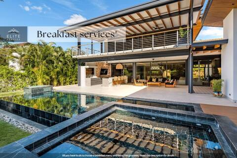 Minutes to Conchal Beach, heated jacuzzi & Pool