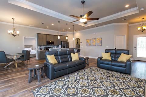 Castle Road Hideaway Near Hurlburt |Dogs Ok|Fenced