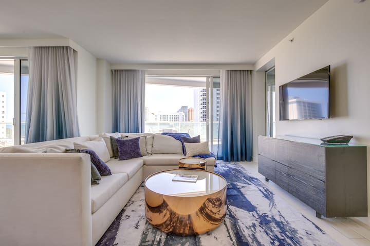 Fort Lauderdale Condo w/ Veranda + Ocean View!