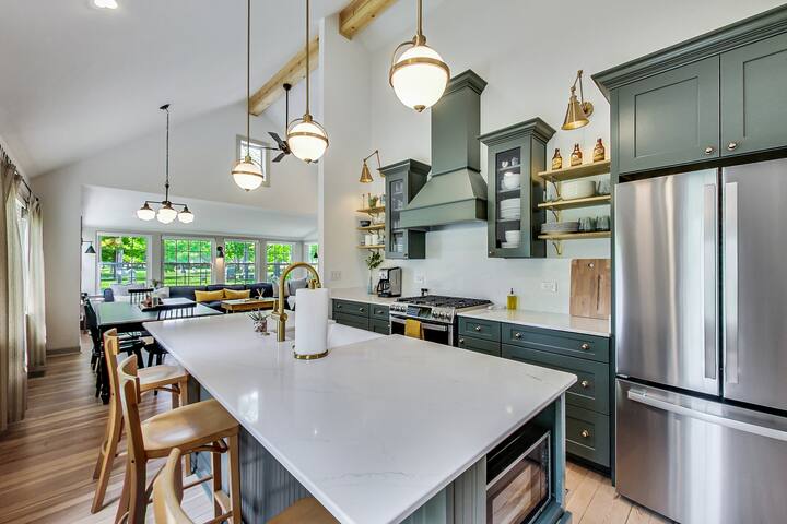 Elite Lake Rentals managed Airbnb listing 2