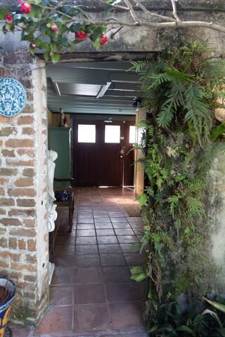 Full Property Buyout – sleeps 15 gallery image 2