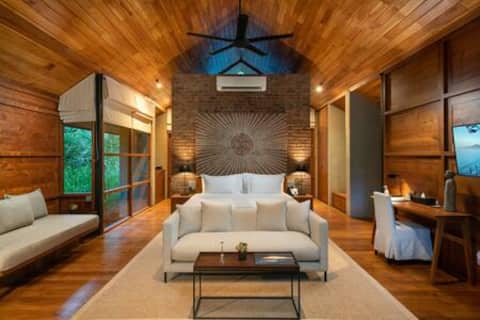 Taru Villas Maia - Premier Chalet in Habarana