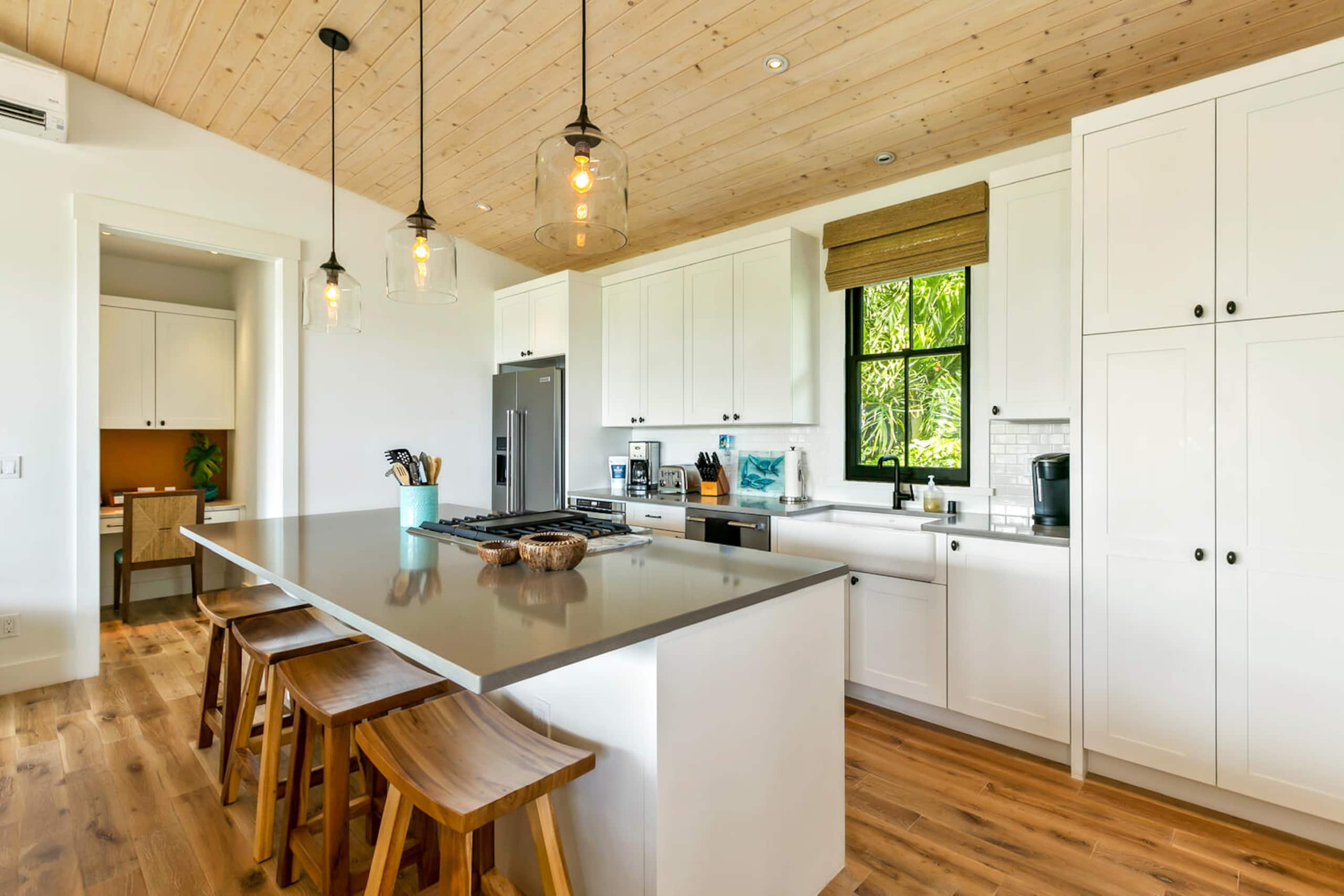 Home in Koloa · ★5.0 · 4 bedrooms · 7 beds · 3.5 baths - Photo 9