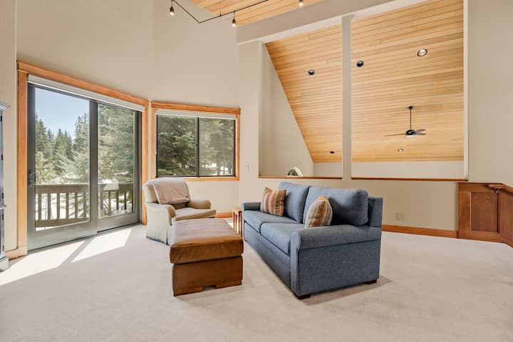 Loft: Hilltop Manor në Tahoe Donner