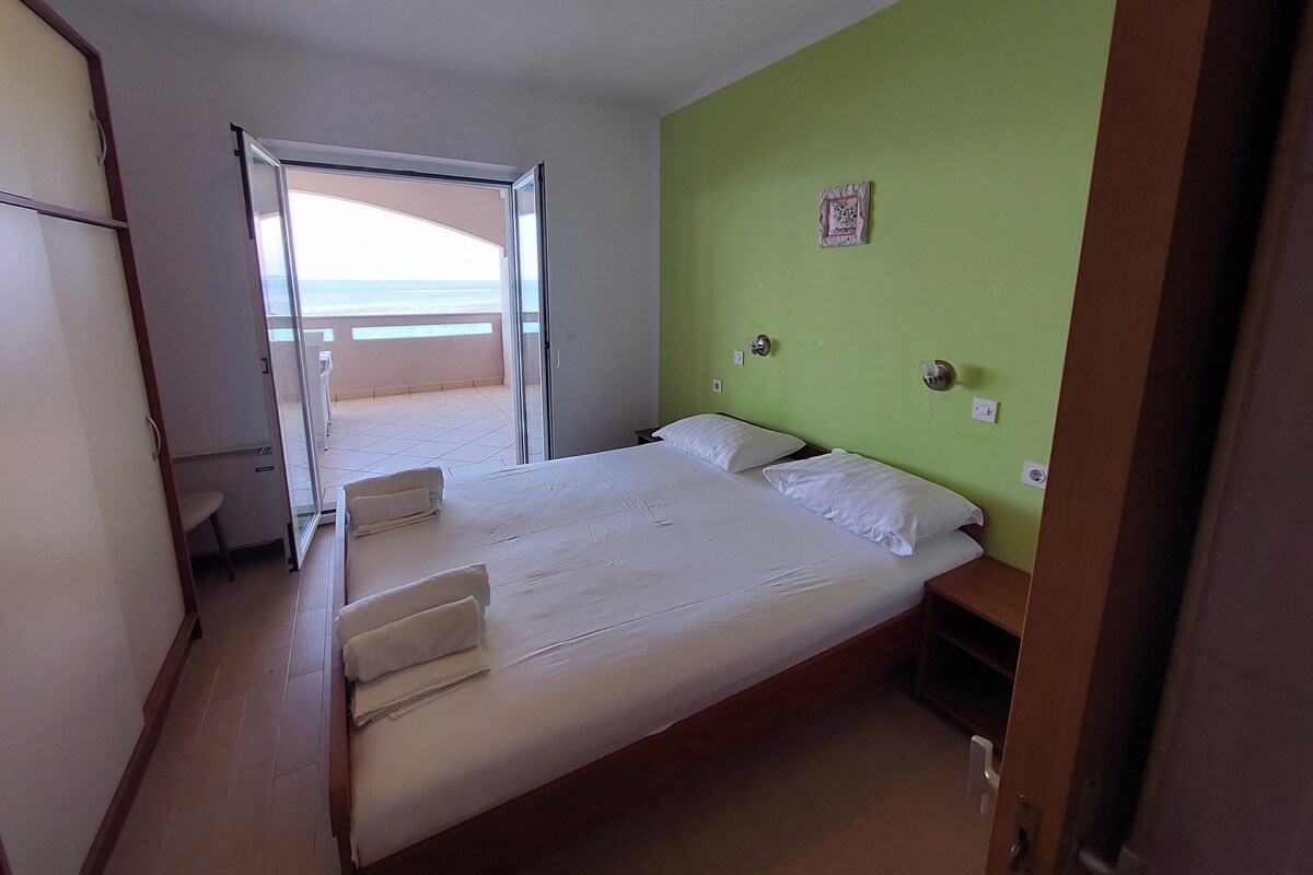 1号卧室，表面： 11平方米