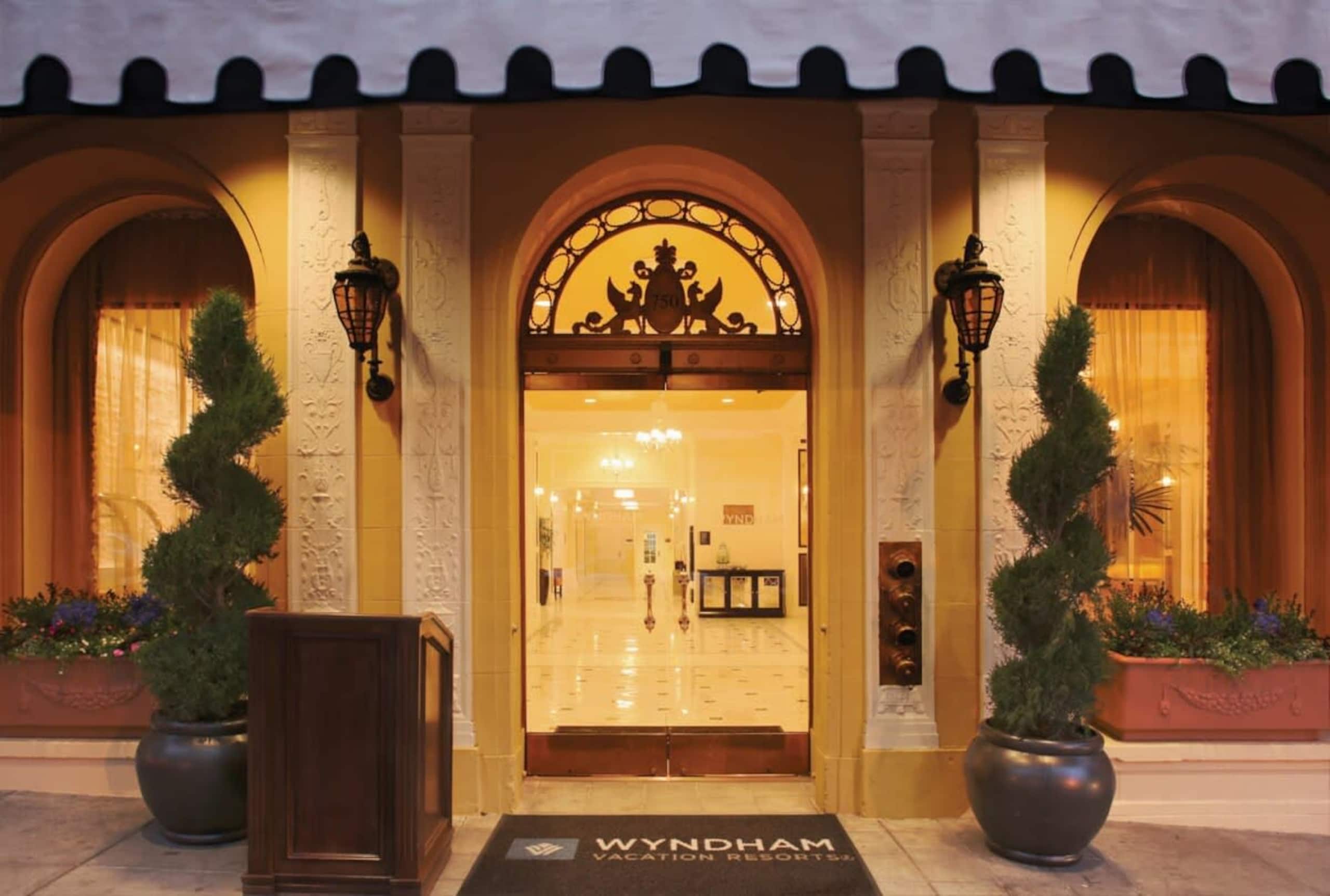 Resort in San Francisco · ★4.91 · 1 bedroom · 2 beds · 1 bath - Image 4