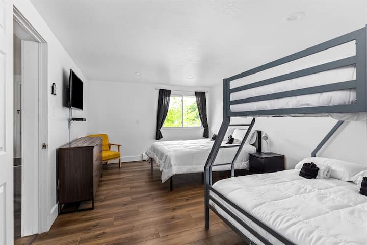 Საძინებელი მარცხნივ