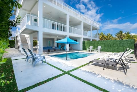Cielo's Del Mar 1 - Pool/Dock/Beach Luxury in KCB