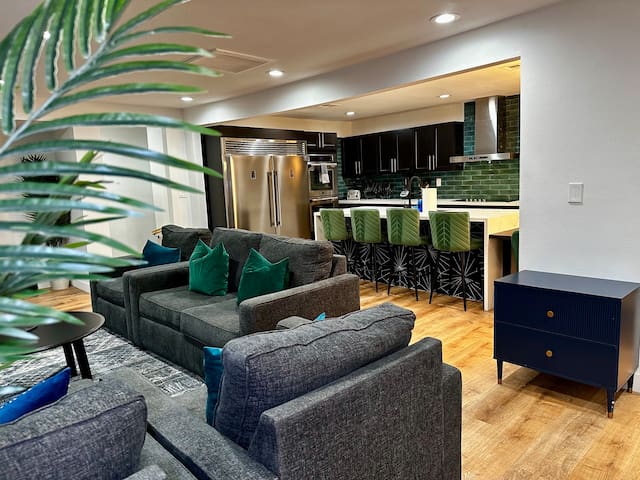 Peacock Inn – 8 Bdr 4 Bth 14 Bds, Free Spa Heat