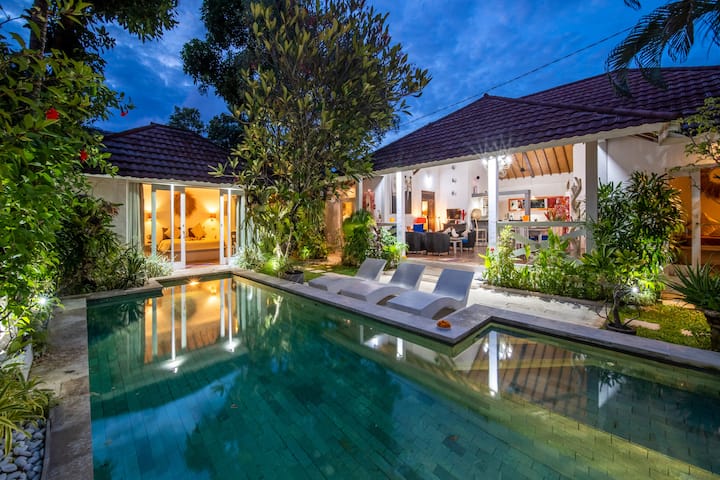 Tropical 4br Villa - Seminyak Oasis - Bali