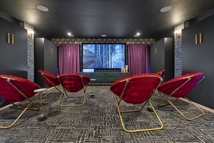 ~La Alexandria~ Heated Spa|Fire Pit|Movie Theater gallery image 2