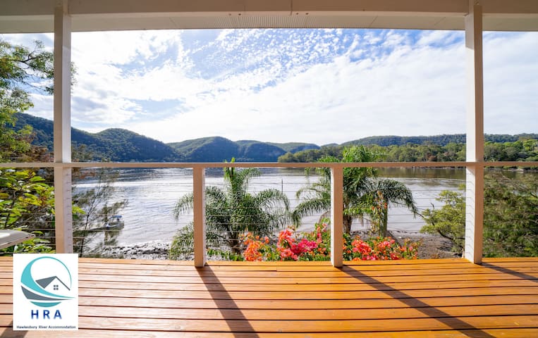 Bradley’s on Milsons Passage *Boat Access ONLY*