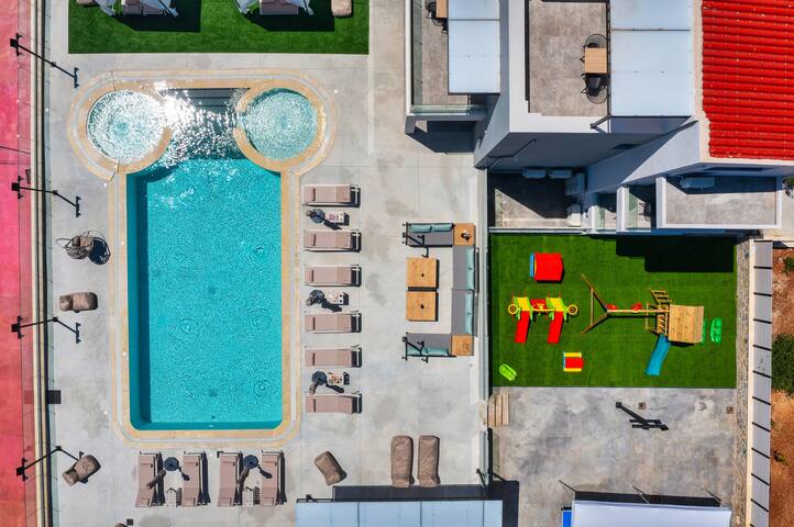 Luxurious Villa Mare – With 150m² Pool gallery image 5