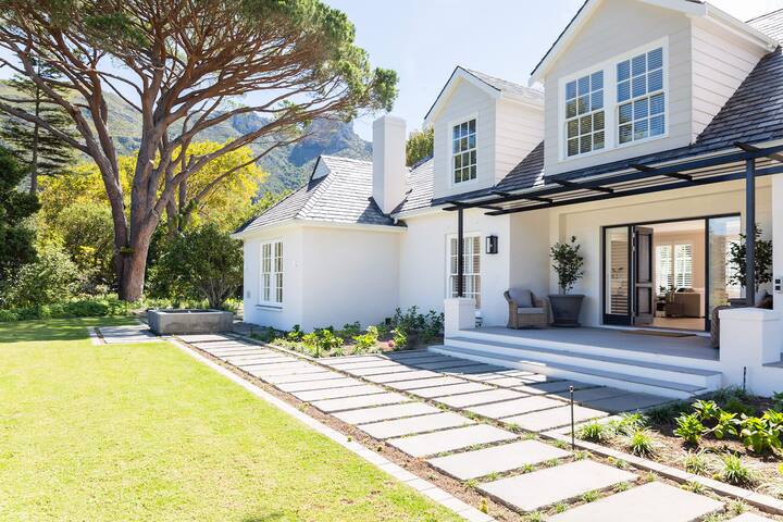 Skydance – fully staffed private villa gallery image 2