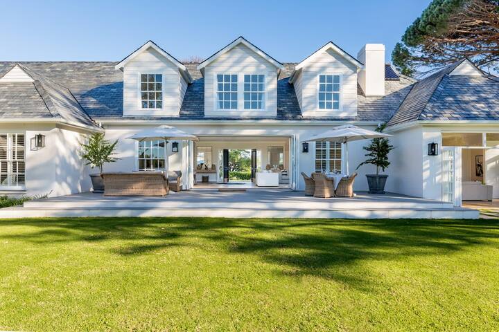 Skydance – fully staffed private villa gallery image 3