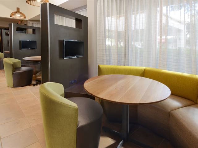 Relax & Unwind! 3 Pet-friendly Units, Parking