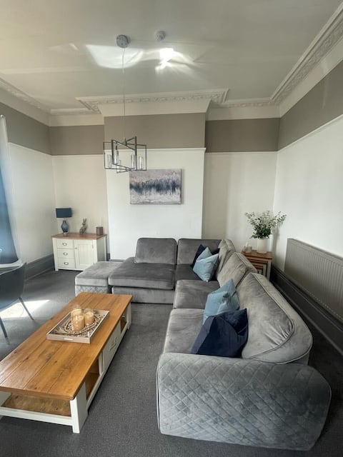 Top performing Airbnb: 2 Bed, Self-Catering, Ground Floor Apartment. in Burton