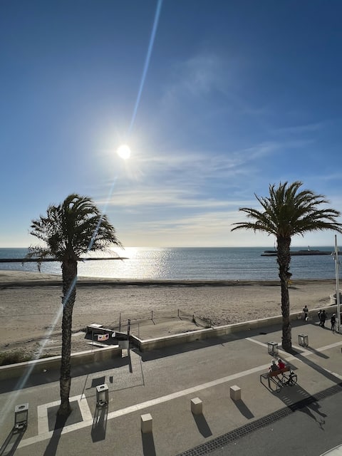 Sea and Sun Sea View Apartment