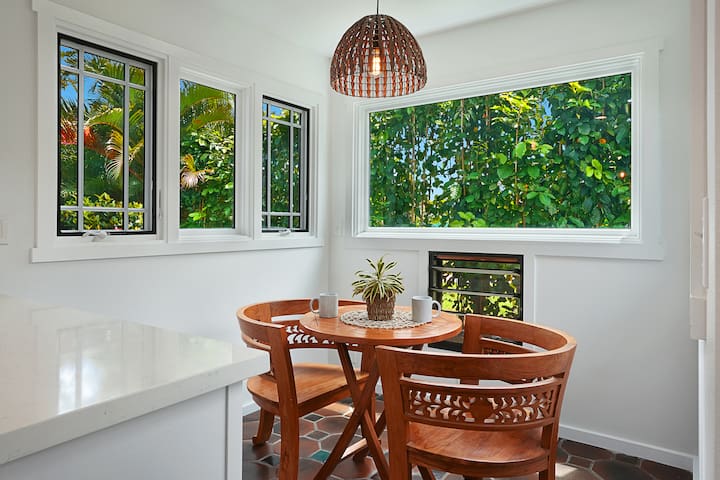 Kaiana Villa: New remodel w/ AC