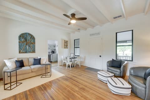 'The Hideaway' Secluded & Spacious Schulenburg Gem