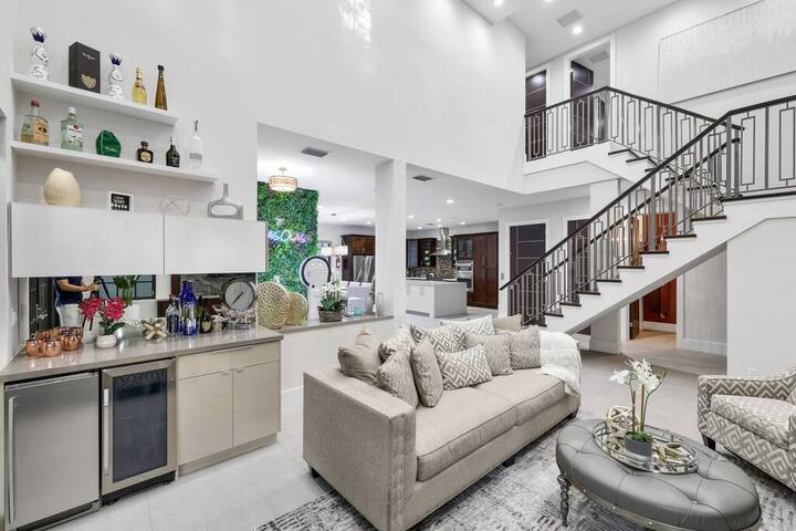 Tiki Las Olas, Fort Lauderdale gallery image 4