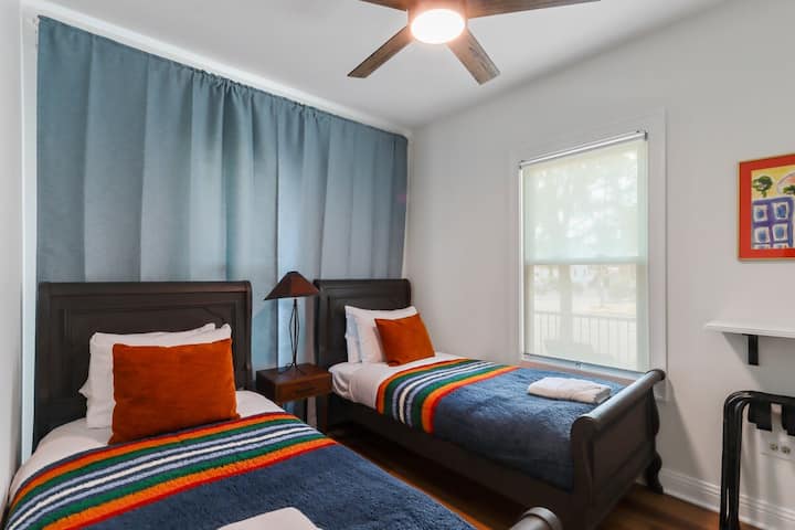 Spavaća soba br. 3 – dva odvojena kreveta, zajednička kupaonica