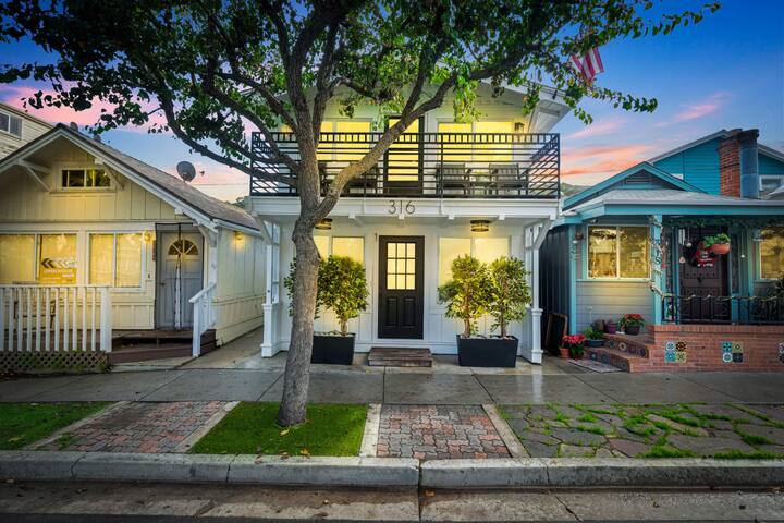 Remodeled 2BR -Prime Location -Private Views Patio