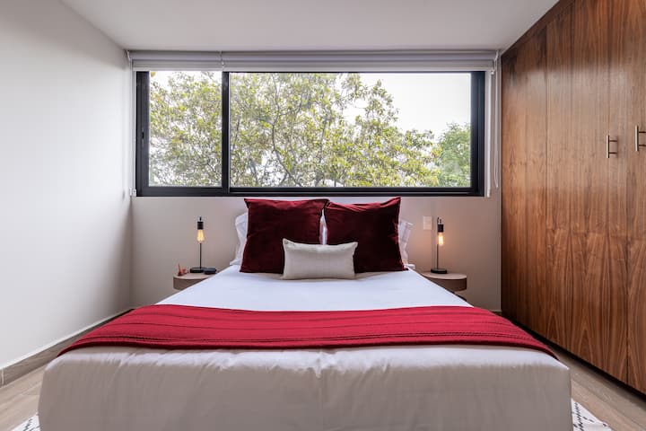 ต้นไม้ด้านหน้าอาคารของเราช่วยให้ที่พักสดชื่น