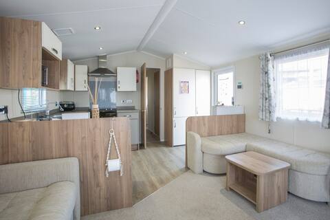 Luxury Caravan with British Sensibility