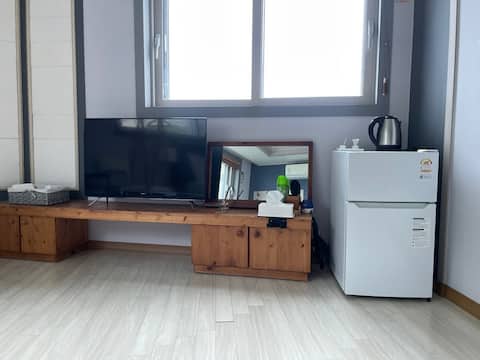 Clean and cozy accommodation located in Ulleungdo Yangsil Deluxe Queen 1